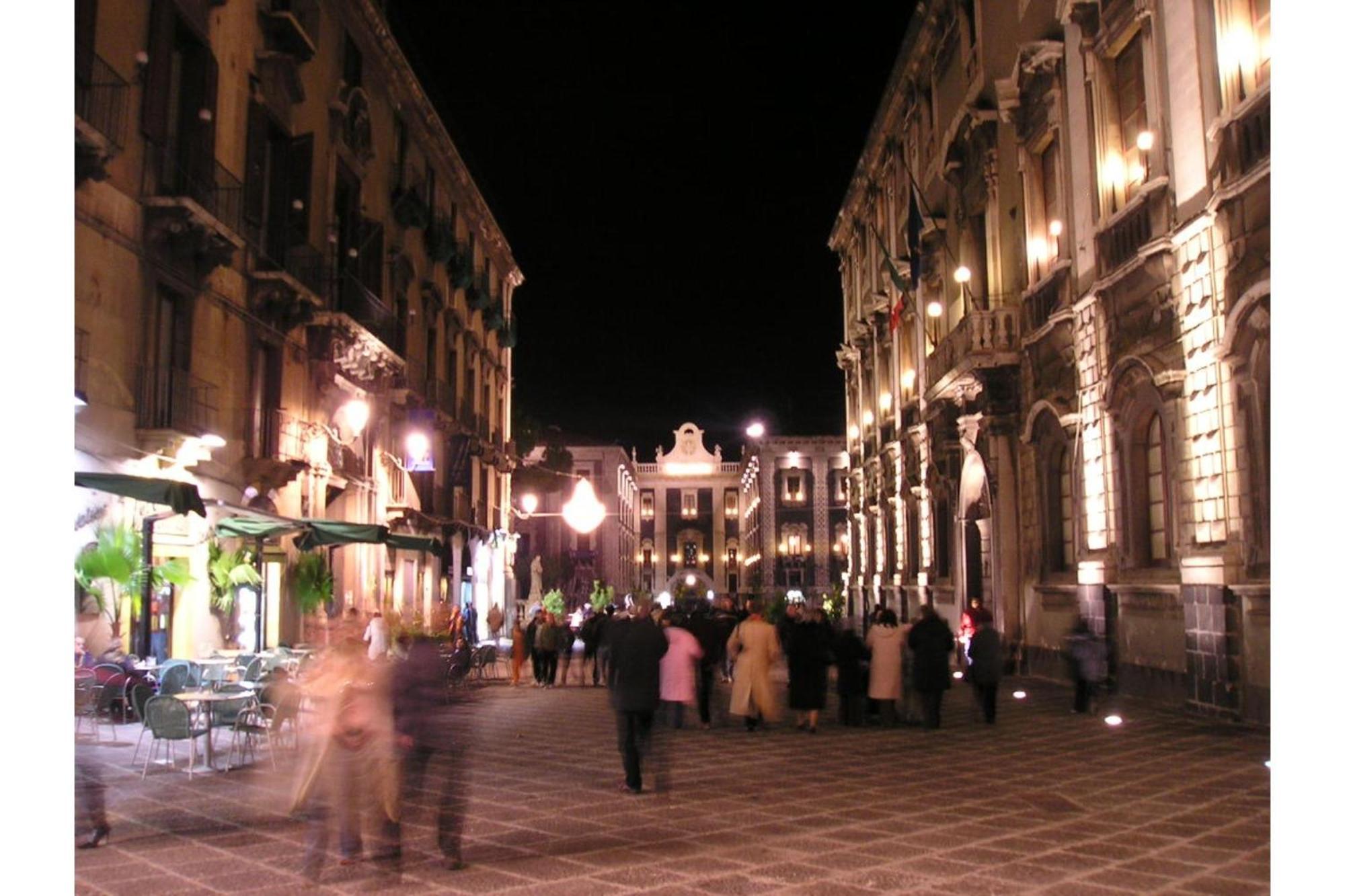 Arte House In The Historical Catania - Happy Rentals Eksteriør billede